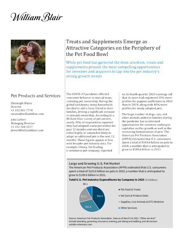 零食和补充剂在宠物食品碗的边缘成为有吸引力的类别